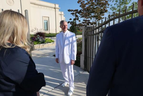 Elder David A. Bednar greets attendees at the Bentonville Arkansas Temple dedication on Sept. 17, 2023.