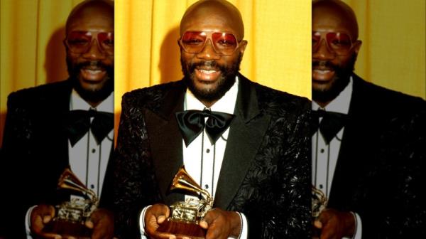 Isaac Hayes with grammy award