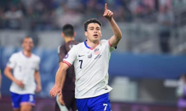 Giovanni Reyna celebrates scoring for USA against Mexico in March.