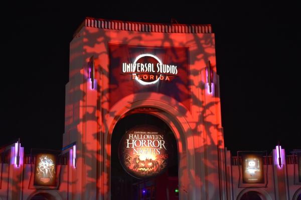 universal stuidos horror nights in halloween fall festivals