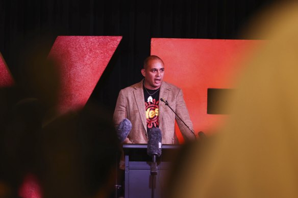 Prominent Yes campaigner Thomas Mayo addresses the crowd at the  club.